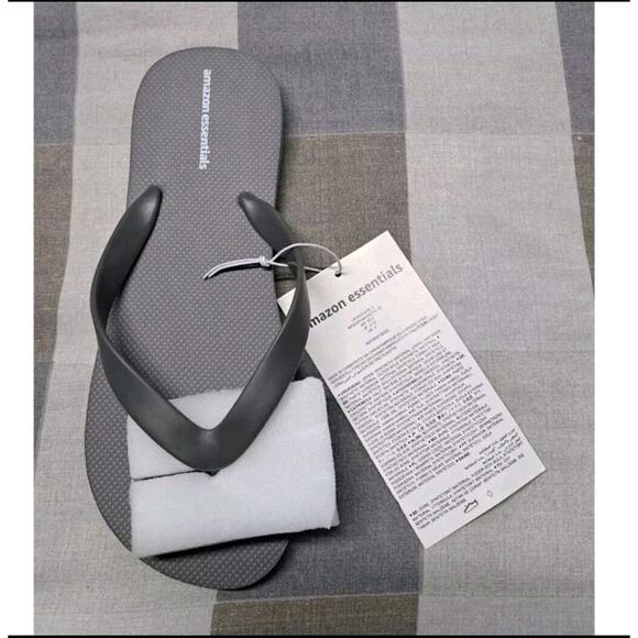 Amazon Essentials Kids Flip Flops Sandals Grey Size 5 Youth‎ Unisex New - Picture 2 of 4